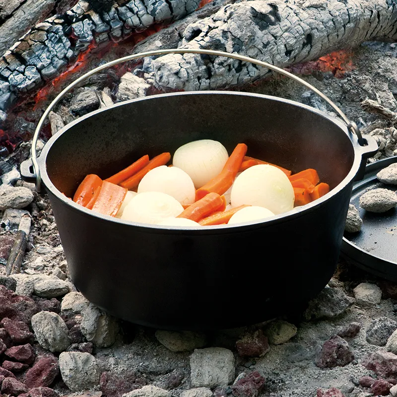 Lodge 12 Inch / 6 Quart Cast Iron Camp Dutch Oven-3