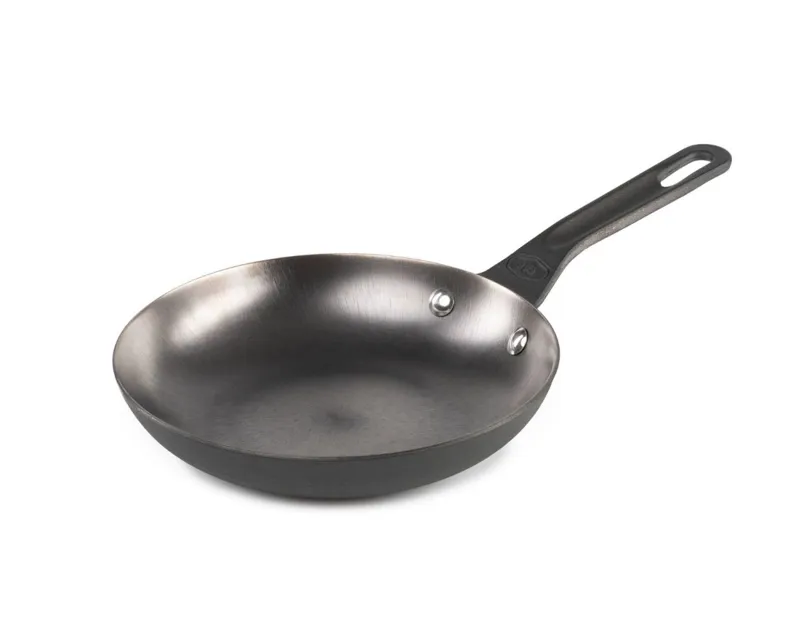 GSI Guidecast Frying Pan 8 inch -  35% lighter than traditional cast-iron fry pans 896 grams
