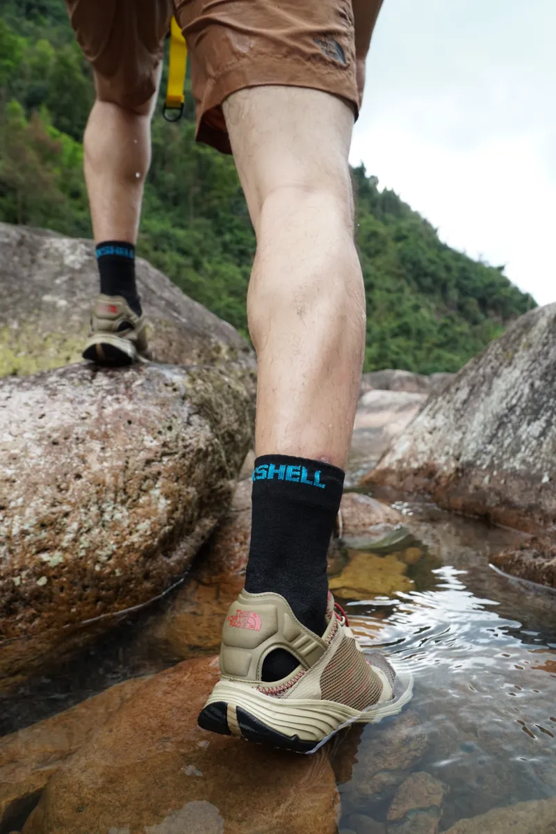 DexShell Ultra Thin Waterproof Bamboo Socks - Burgundy Black-3