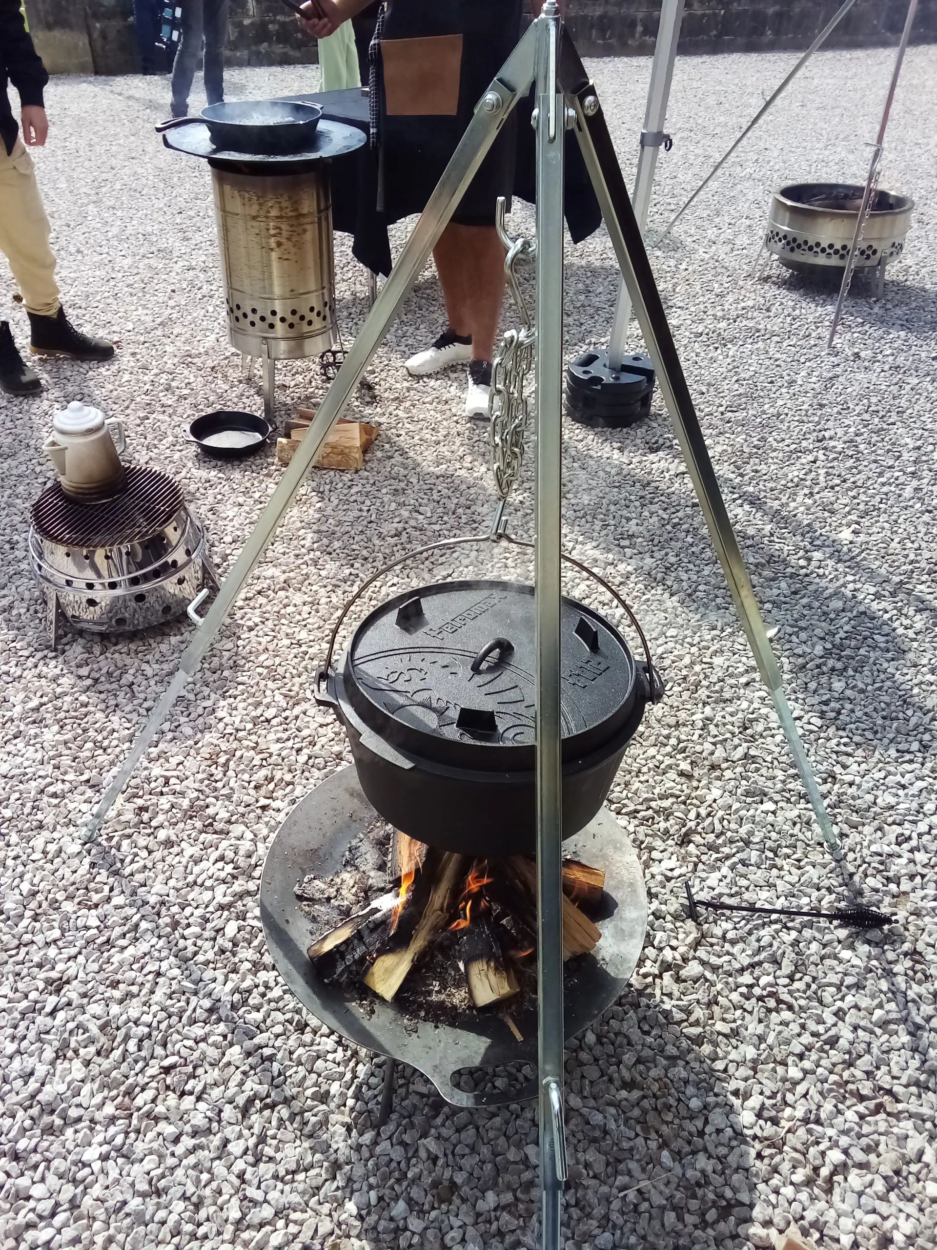 Trépied De Camping En Fonte Lourde Avec Chaîne - Pour Cuisine Au Feu De Bois - Neuf