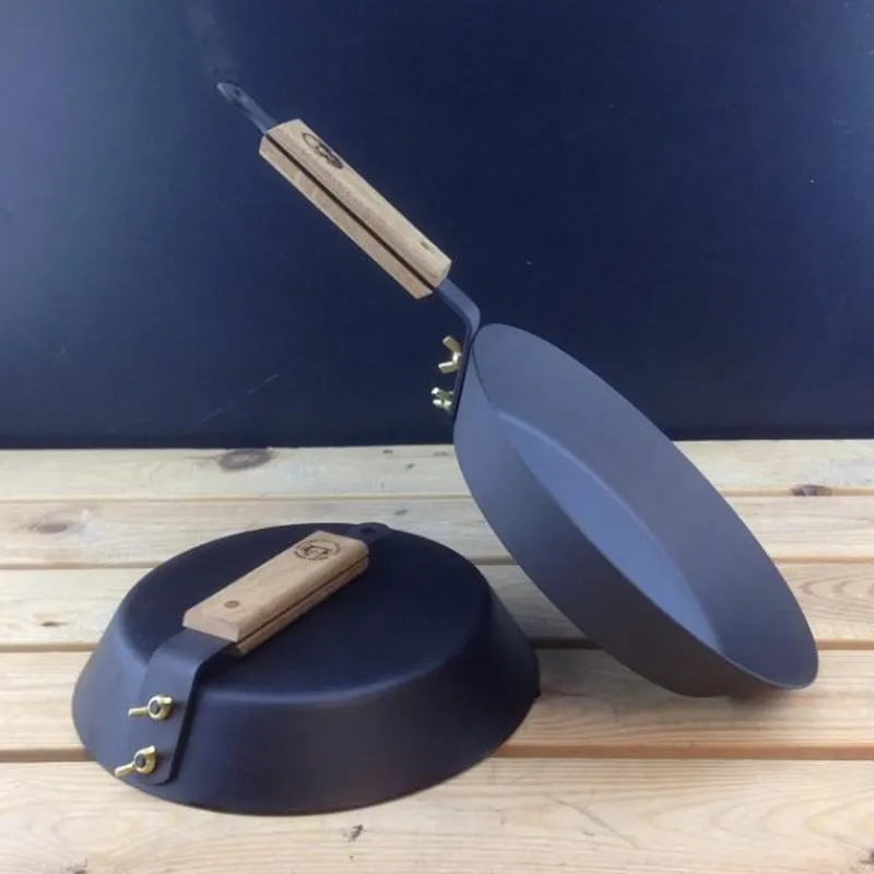 Netherton Foundry Spun Iron 'Glamping' Frying Pan 10 Inch with Oak Handle 1200g