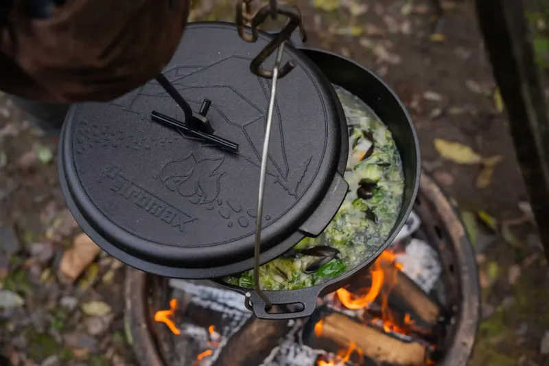 Petromax Dutch Oven FT4.5 - Essential Line Lightweight Cast Iron-6