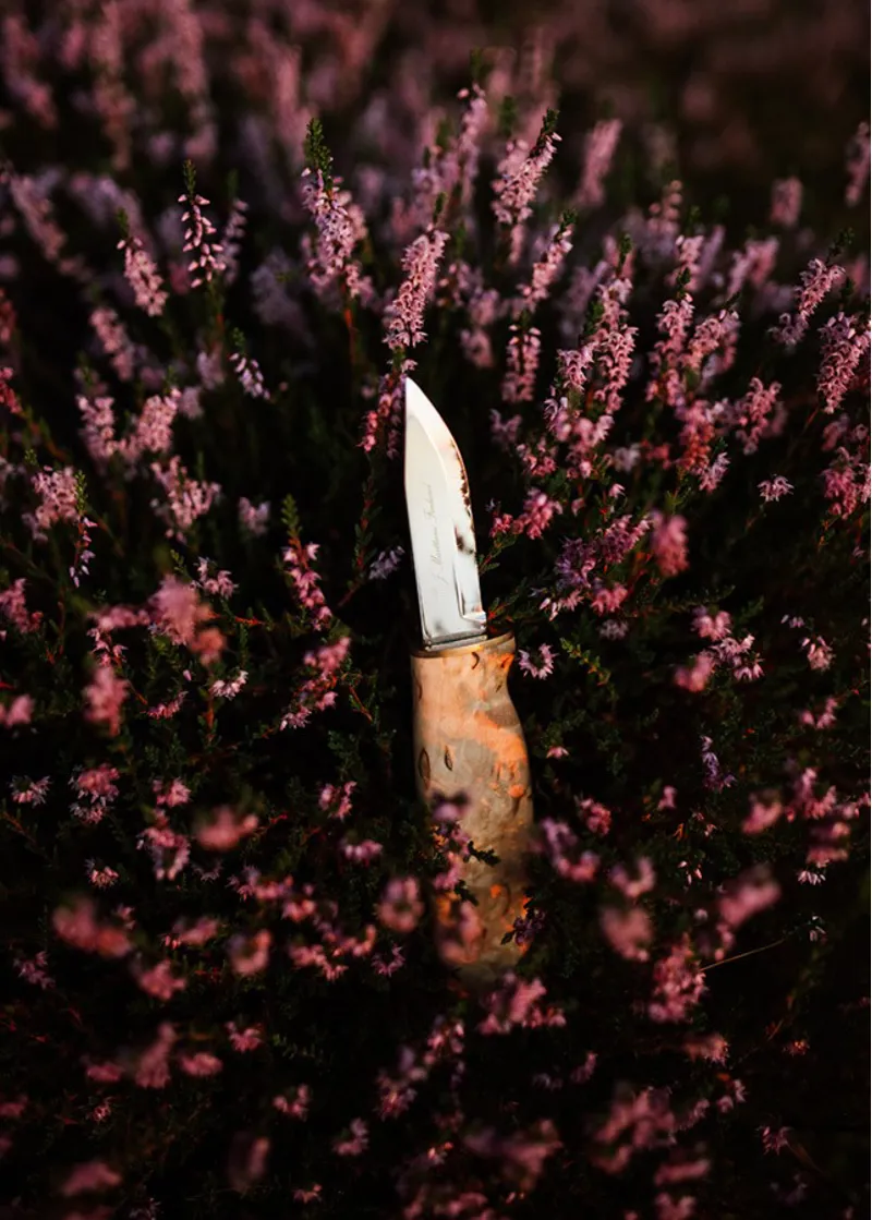 Marttiini Kateva Handy Knife - 7.5cm Stainless Steel Blade - Curly Birch Handle - Leather Sheath