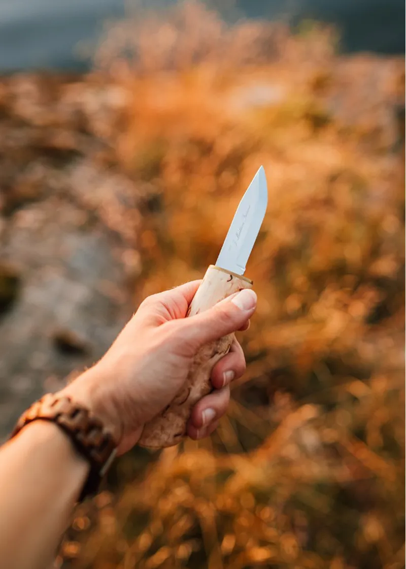 Marttiini Kateva Handy Knife - 7.5cm Stainless Steel Blade - Curly Birch Handle - Leather Sheath-4