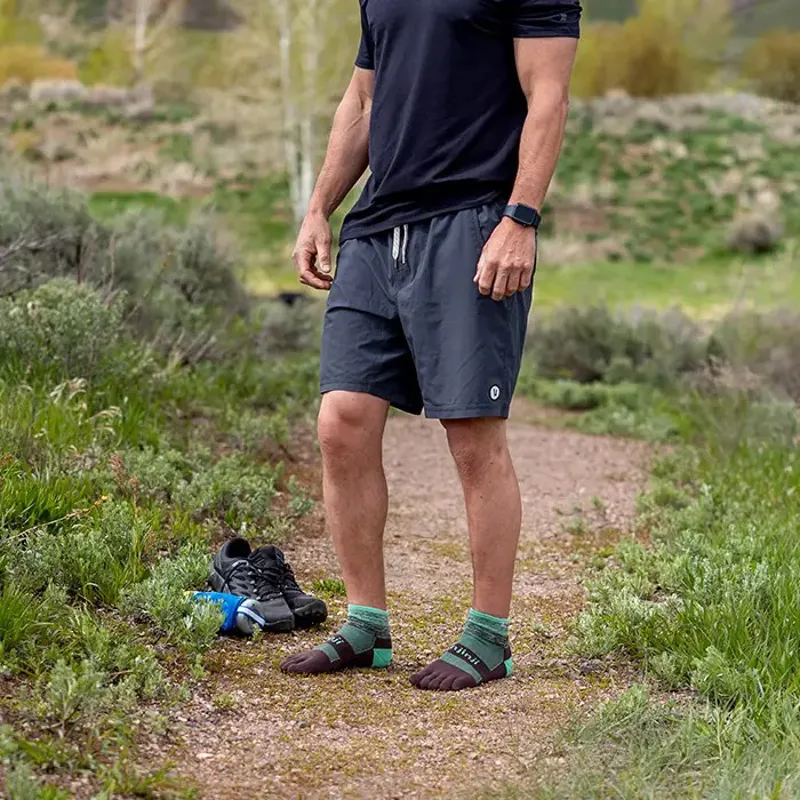 Injinji Performance Trail Midweight Mini-Crew Toe Socks - Mint-2