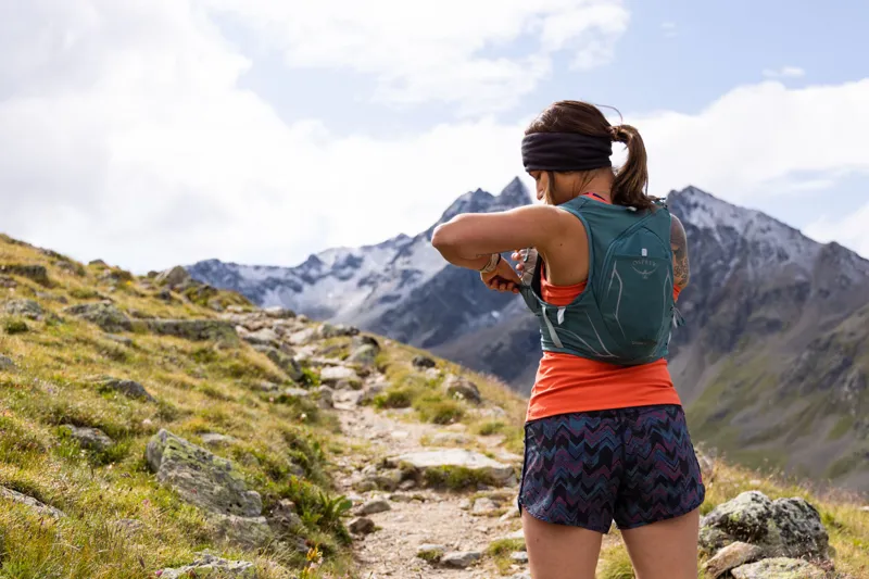 Osprey Dyna 6 Womens Trail Running Vest -  KAKIO/MANUKA PINK-1