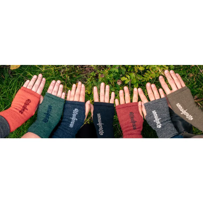 Woolpower 200 Merino Wrist Gaiter - Forest Green-1